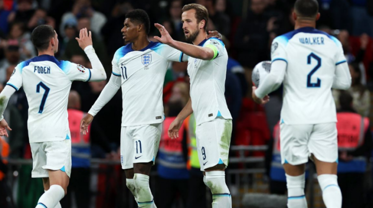 Anglia fiton, Italia rrezikon Europianin. Ukraina ende shpreson