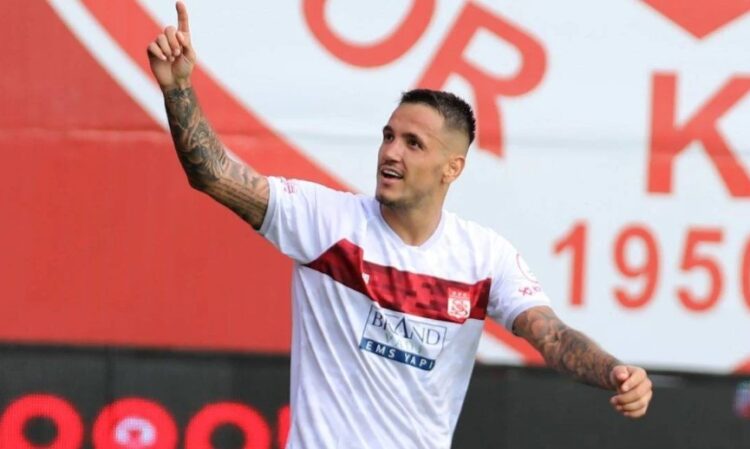 Gol spektakolar në shtesë, Manaj i jep fitoren skuadrës