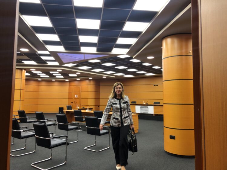 Prokurorja kundërshton balancën negative për një apartament