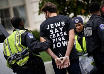 Hebrenjtë amerikanë protestojnë në Kongresin Amerikan, 500 arrestime