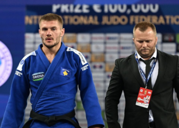 Akil Gjakova siguron medaljen e argjendtë, në luftë për të artën