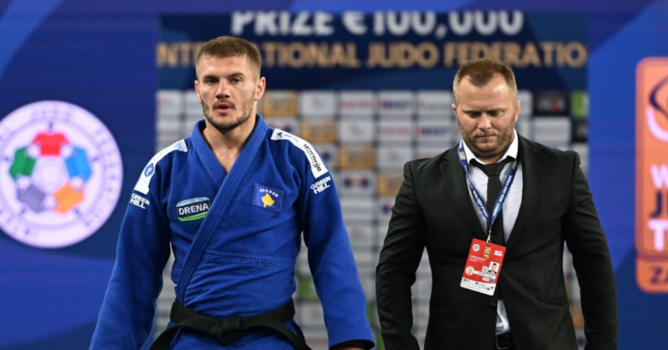 Akil Gjakova siguron medaljen e argjendtë, në luftë për të artën