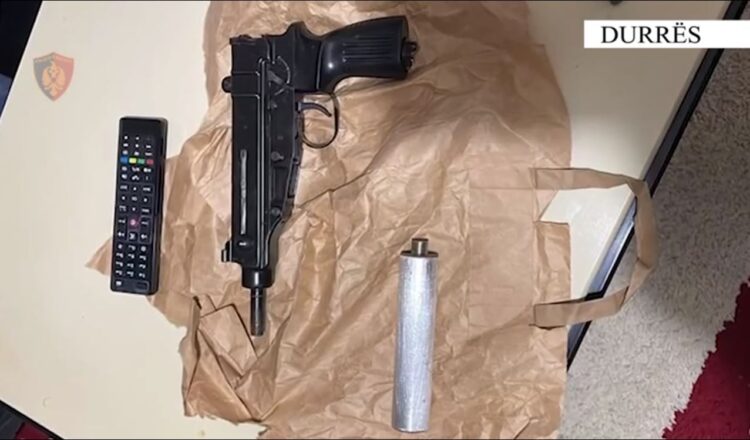Riparonte dhe tregtonte armë zjarri, arrestohet 38 vjeçari në Durrës
