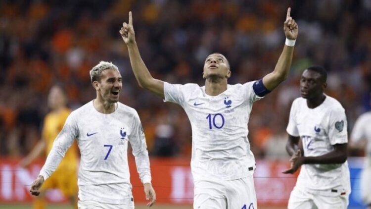 Mbappe i papërmbajtshëm, Franca fiton në Amsterdam ndaj Holandës
