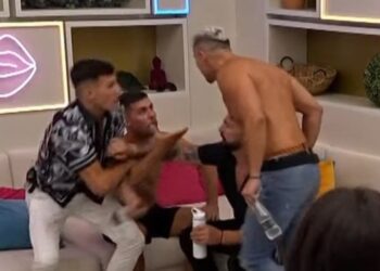 FOTO/ Plas sherri në ‘Love Island Albania’