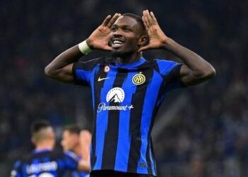 Interi mund Romën në finish, ka minuta edhe për Asllanin