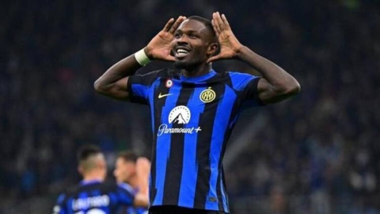 Interi mund Romën në finish, ka minuta edhe për Asllanin