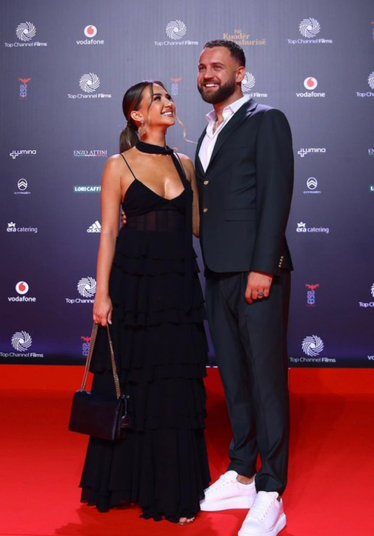 Në krah të Luizit, ja mesazhi i veçantë i Kiarës për… (FOTO)