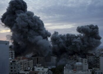 Sulmet e Hamas, mbi 100 viktima izraelite