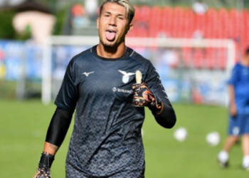 Portieri i Skënderbeut e “tepron”, poston foto ‘hot’ me të dashurën