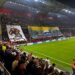 “Me plis për Berlin”/ Tifozat Kuq e Zi shpalosin banderolën gjigande