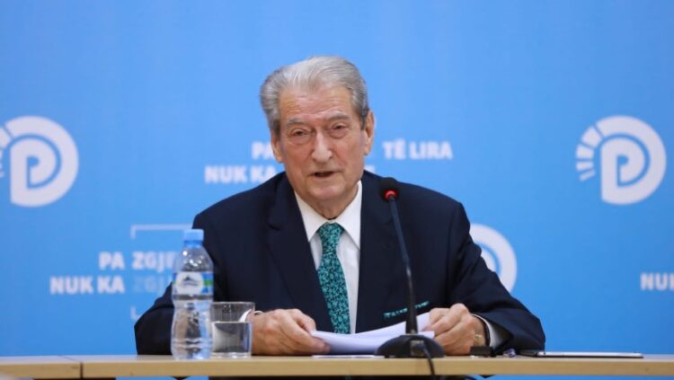 Berisha: Vendimi i gjykatës si një fletërrufe dhe paçavure