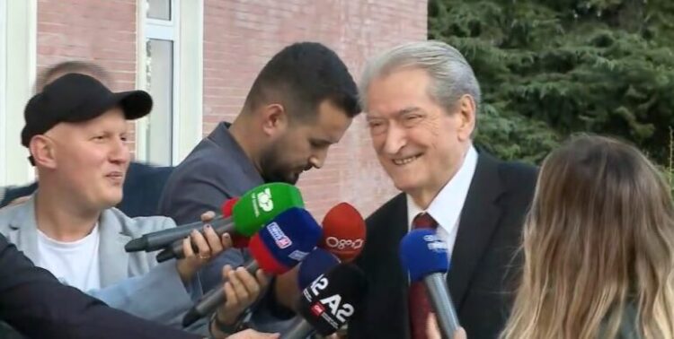 “Ku gaboi Bisha”, Berisha qesh me ish-avokatin: Ekzemplar i shkëlqyer