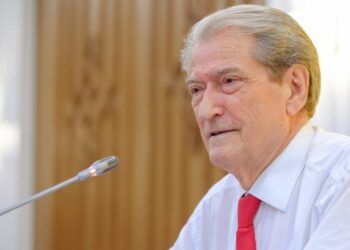 Berisha, thirrje të gjithë studentëve: Mbështesni ata të Mjekësisë