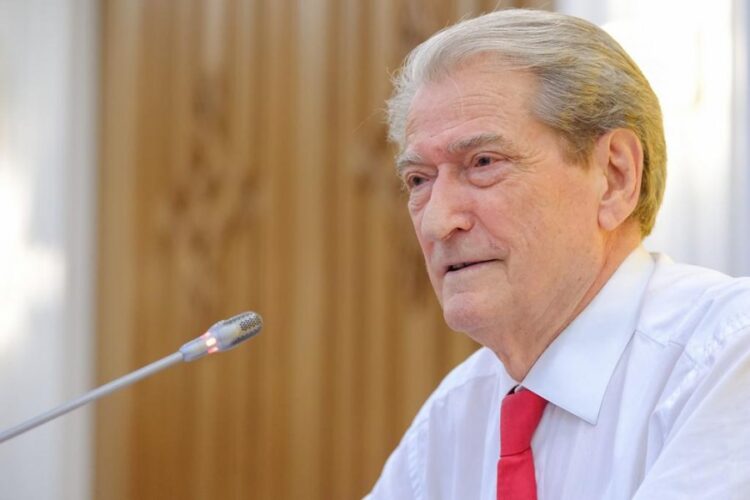 Berisha, thirrje të gjithë studentëve: Mbështesni ata të Mjekësisë