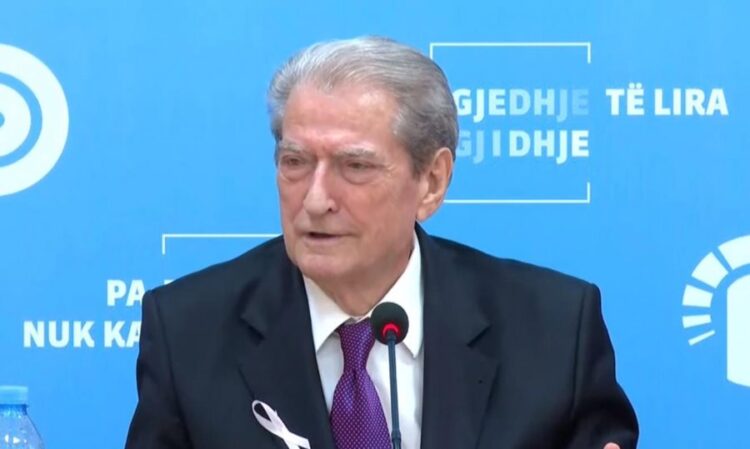 Berisha: Kombëtarja shkëlqeu në fushë, ndërsa Rama u bë sterr