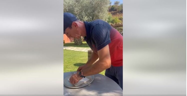 Video/ Ja deputeti shqiptar që punon si kamerier kur s’ka Kuvend