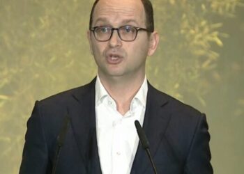 Ditmir Bushati: Shqipëria duhet ta shohë Serbinë me sytë e Kosovës