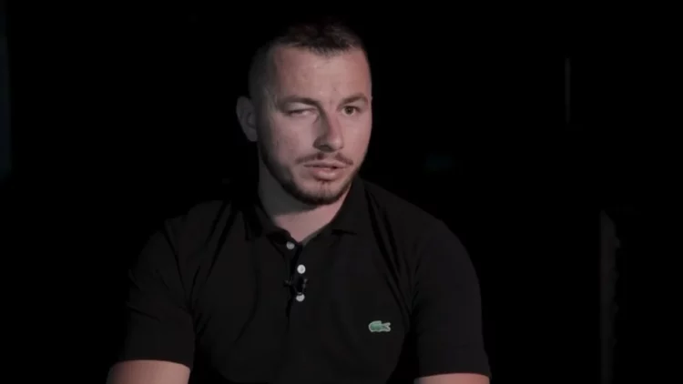 Gafë e anestezistit?! Çfarë zbulon i riu që humbi syrin