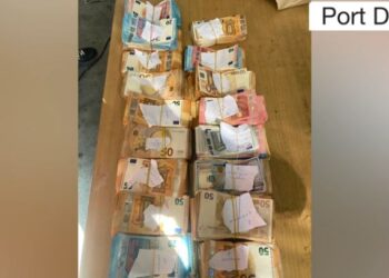 Mbi 170 mijë euro të fshehura në autobus, arrestohen dy shoferët