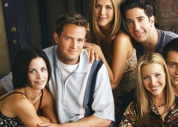 Yjet e ‘Friends’ thyejnë heshtjen për vdekjen e Matthew Perry