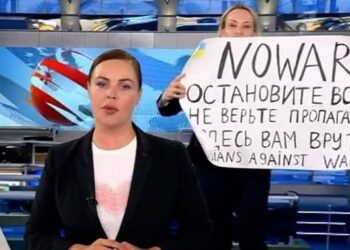 Protestoi “Live” kundër luftës, gazetarja dënohet me 8.5 vite burg
