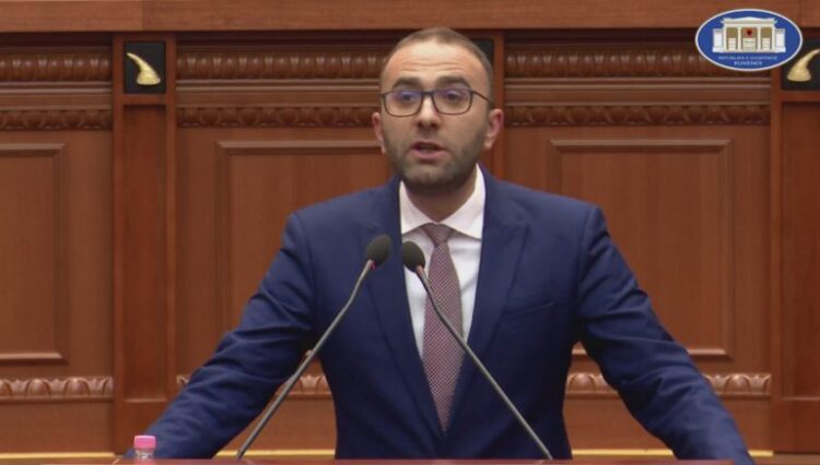 “Të futet në rend dite…”/ Çfarë do kërkojë Bardhi sot në Kuvend?