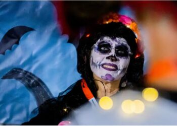 Përse vishen si fantazma? Halloween, dita kur duhet të kesh karamele në shtëpi