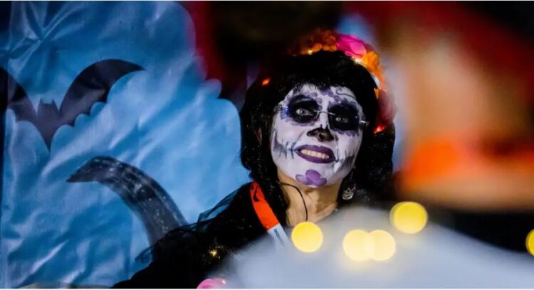 Përse vishen si fantazma? Halloween, dita kur duhet të kesh karamele në shtëpi