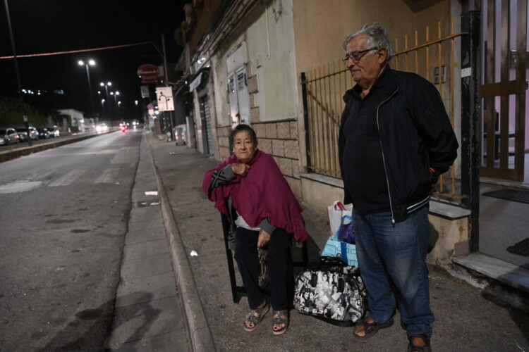 Vijojnë tërmetet në Itali, banorët e kalojnë natën jashtë