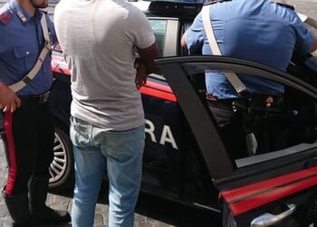 Shqiptari mbyll gruan e tij në garazh, pasi e ka rrahur dhe kërcënuar