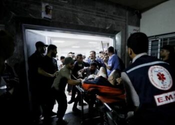 Pa drita, pa shtretër dhe pa ilaçe, rrëfime nga mjekët në Gaza/ Operacione me dritën e celularëve