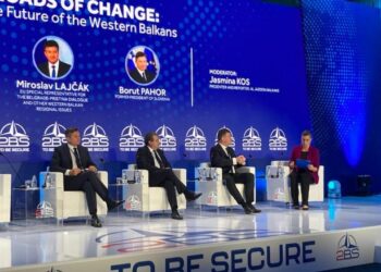 Lajçak: Masat e BE ndaj Kosovës do të hiqen