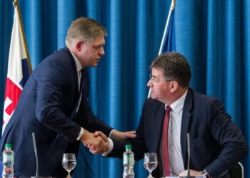 Lajçak mund të largohet detyra e emisarit për dialogun