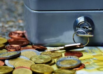 Depozitat iu kthyen rënies në shtator, Euro ngelet dominuese