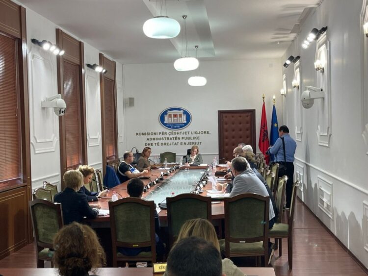 Debate te ‘Ligjet’, deputetët e opozitës braktisin mbledhjen