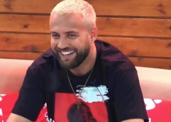 Foto/ Luizi merr letrën emocionuese nga një person i veçantë