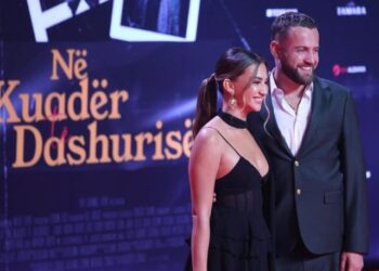 “Është filmi juaj…”, Luizi dhe Kiara shkëlqejnë në tapetin e kuq