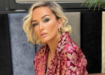 Deputetja e VV-së pozon në bikini, mahnit me format