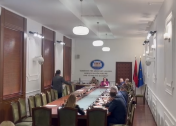 Debate në komisionet parlamentare, deputetët e PD braktisin mbledhjet