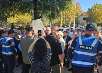 Minatorët protestë para Kuvendit: Statusin mos na e jepni pas vdekjes