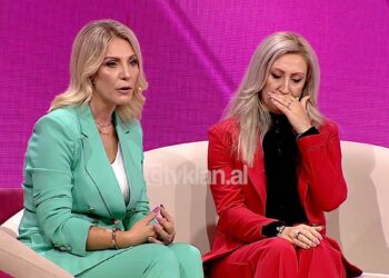 Djali u ngjiz në burg, babai u rrëfen vajzave sekretin pas 53 vjetësh