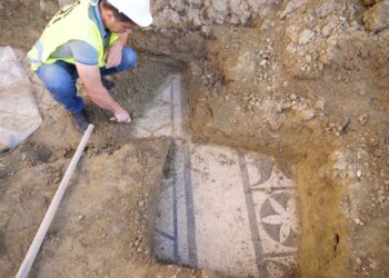 Zbulohet mozaiku i rrallë gjatë punimeve në një shkollë të Durrësit