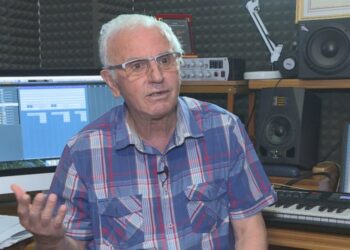 ‘Mora fjalë’, historia e këngës që pushtoi zemrat kuqezi