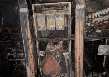 Shpërthen nënstacioni elektrik në Peqin, pa energji qyteti e fshatrat