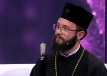 Besimtari nuk ka gangsterllëk/ Prifti flet për Feron: Nuk mund të…