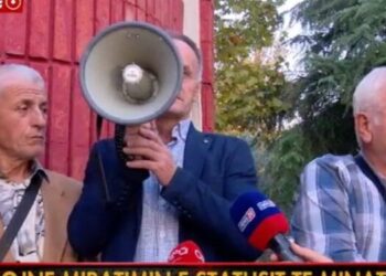 Ish-minatorët protestë para Kuvendit: Miratoni statusin