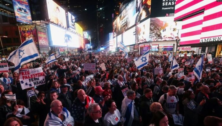 Qindra protestues në New York kërkojnë lirimin e pengjeve nga Hamasi
