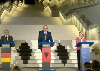 A do vendosni sanksione ndaj Serbisë? Reagon von der Leyen dhe Scholtz