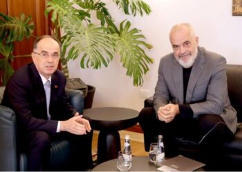 Përgatitjet për Samitin e Berlinit, Begaj pret Ramën në zyrë